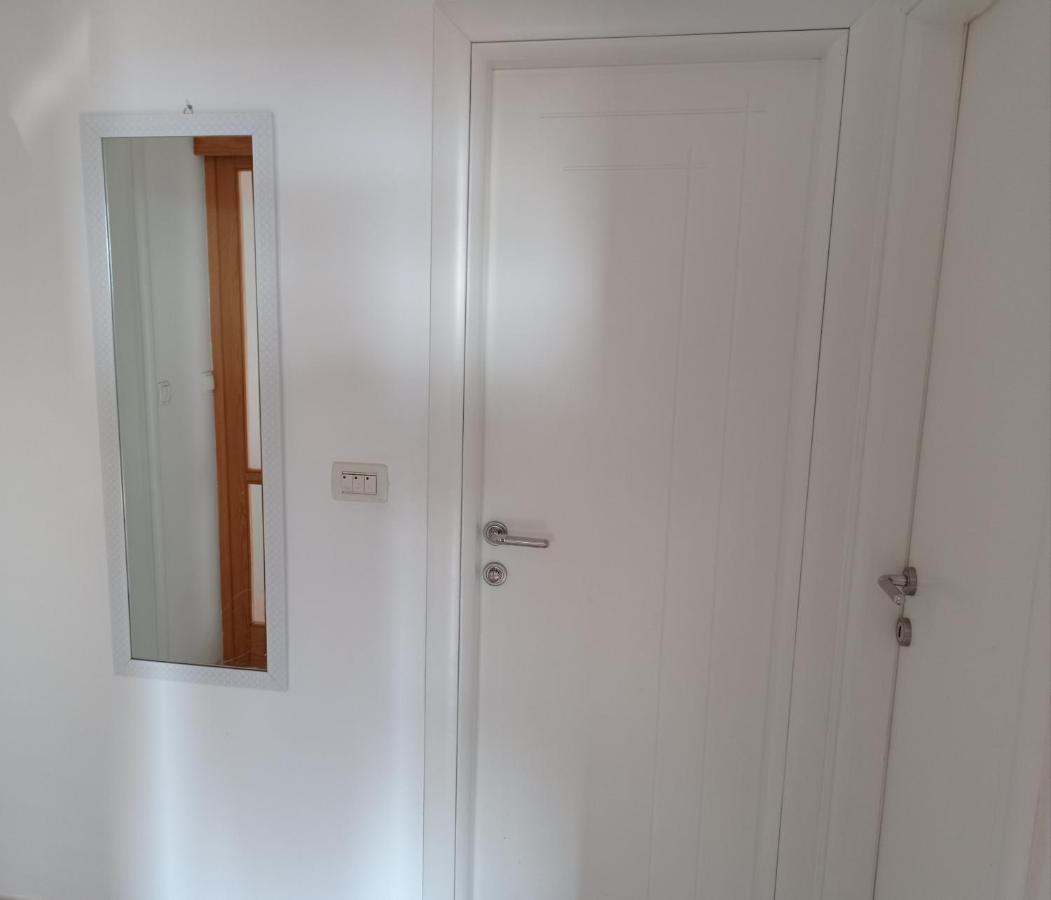 Apartment Matej Stobreč Esterno foto